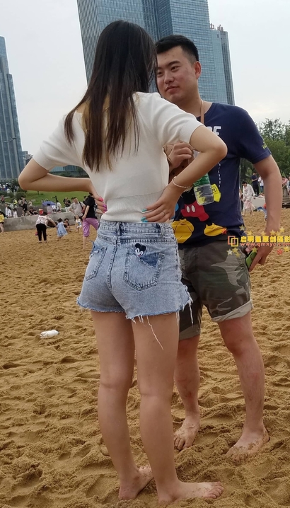 偶遇慧质兰心的性感热裤丰臀辣妹[RG-G48J]