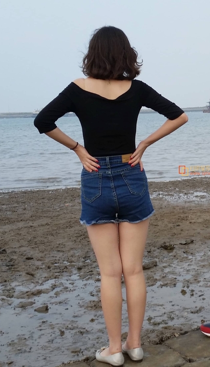 偶遇秀丽端庄的时髦热裤圆臀辣妹[AZ-3KAA]