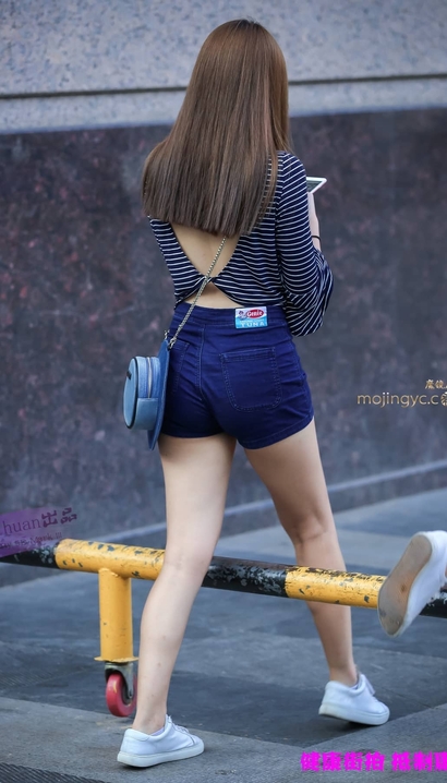 抓拍秀丽端庄的时髦热裤美臀靓女[SN-647U]