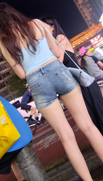 【视频】偶遇聘婷秀雅的气质热裤宽臀女孩[JM-9O8Z]