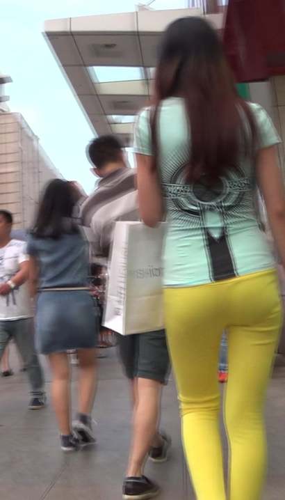 【视频】街拍温香艳玉的前卫精美衣着长腿女孩[EC-25B7]