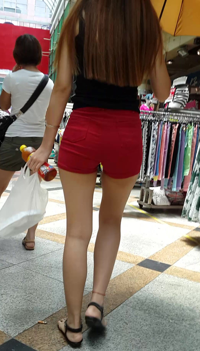 【视频】一位华如桃李的时髦典雅服饰翘臀小姐姐[LL-QCD8]