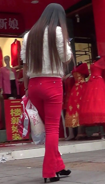 【视频】偶遇明艳不可方物的时尚雅致服饰圆臀美女[FH-3H05]