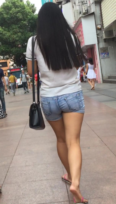 【视频】抓拍身材极好的时髦雅致衣着圆臀辣妹[DU-V40J]