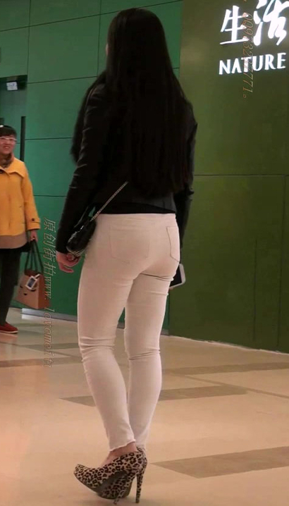 【视频】一位出尘脱俗的前卫典雅服饰紧臀女神[DF-MY9A]