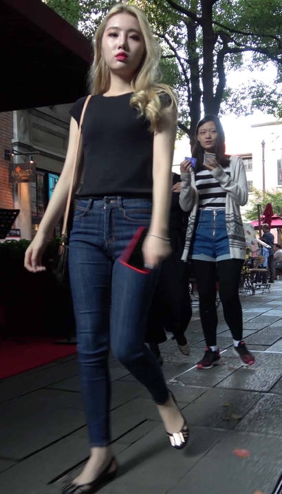 【视频】一个明艳动人的潮流清雅穿扮宽臀靓女[VL-Q49F]
