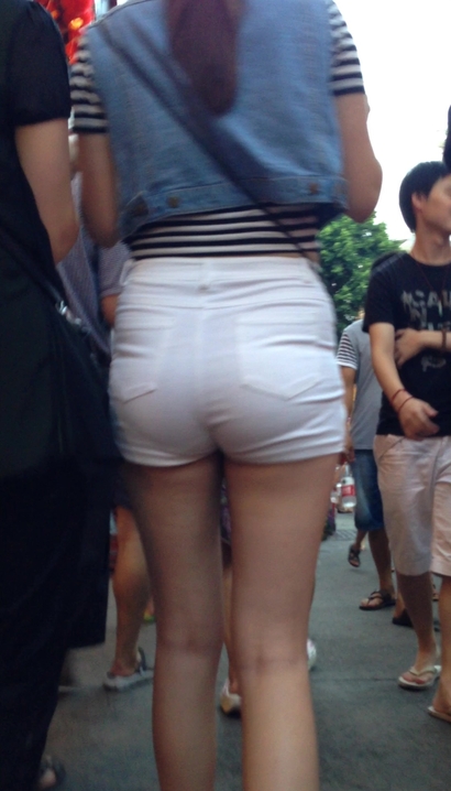 【视频】街拍温香艳玉的前卫雅致装扮美臀小姐姐[AB-W65M]