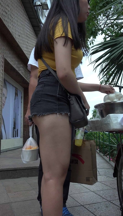 【视频】抓拍面若桃花的性感高雅着装长腿美女[JJ-X3XE]