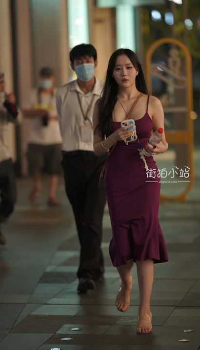 一位明艳不可方物的小清新包臀裙宽臀美眉[FF-K7QO]