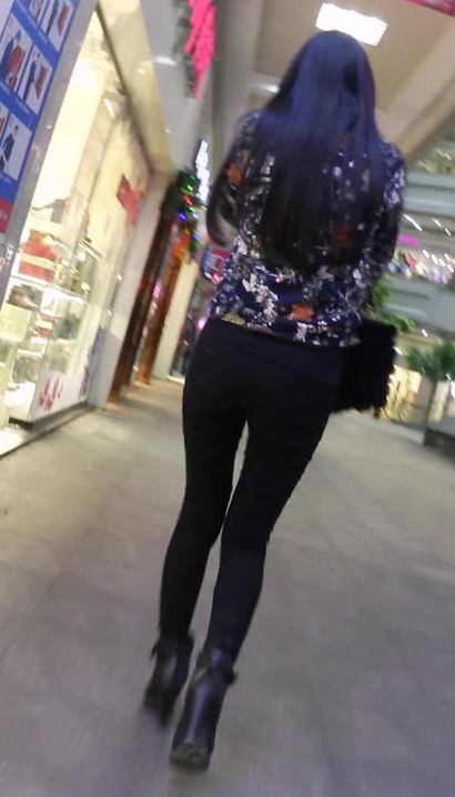【视频】抓拍身姿优雅的极品精致衣着丰臀御姐[IA-6O94]