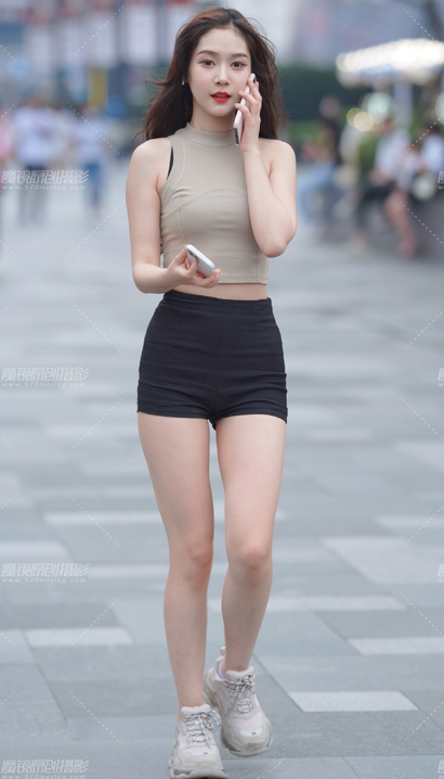 一个国色天香的气质热裤美臀女生[BF-HK79]