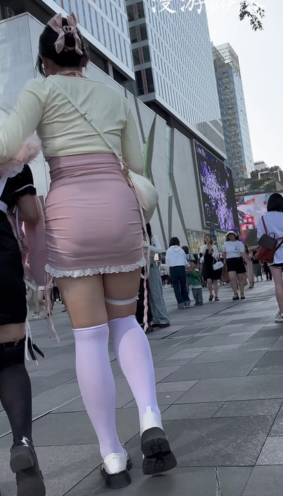 【视频】抓拍仪态万端的前卫超短裙美腿美女[DG-3IE3]