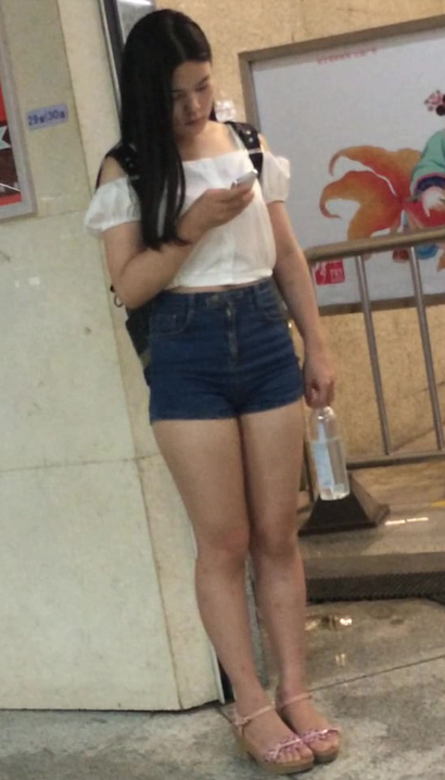 【视频】偶遇娉婷婀娜的气质优雅衣着美腿美女[YU-U87B]