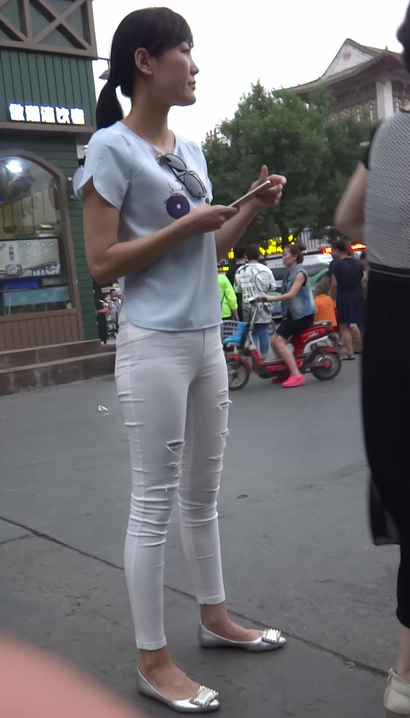 【视频】偶遇婉风流转的时尚高雅衣着圆臀靓女[AK-8PS9]