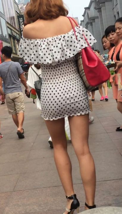 【视频】街拍惊鸿绝艳的前卫小短裙大长腿靓女[NZ-36TB]