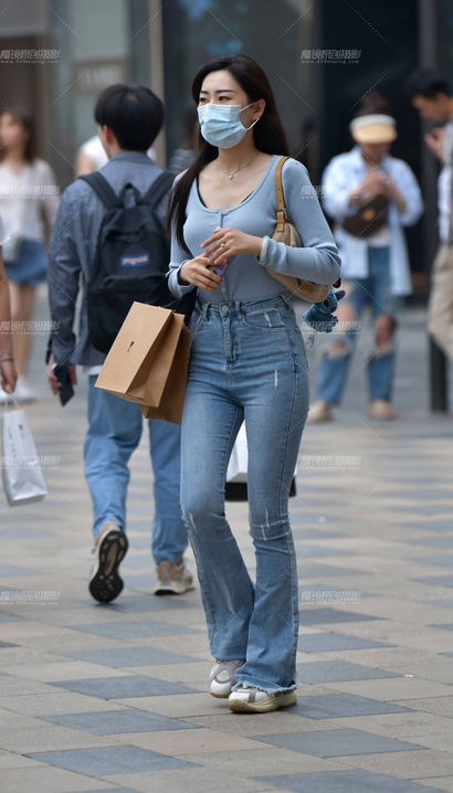 一个双瞳剪水的小清新牛仔裤紧臀美女[CP-6KDZ]