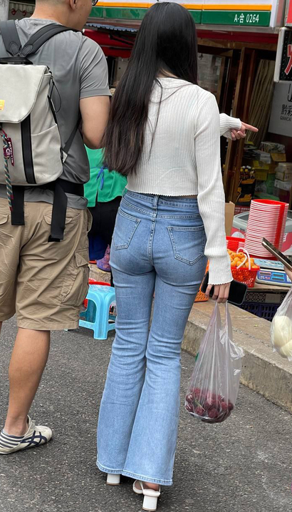 偶遇柳娇花媚的新潮紧身牛仔裤圆臀女神[JK-OOVW]
